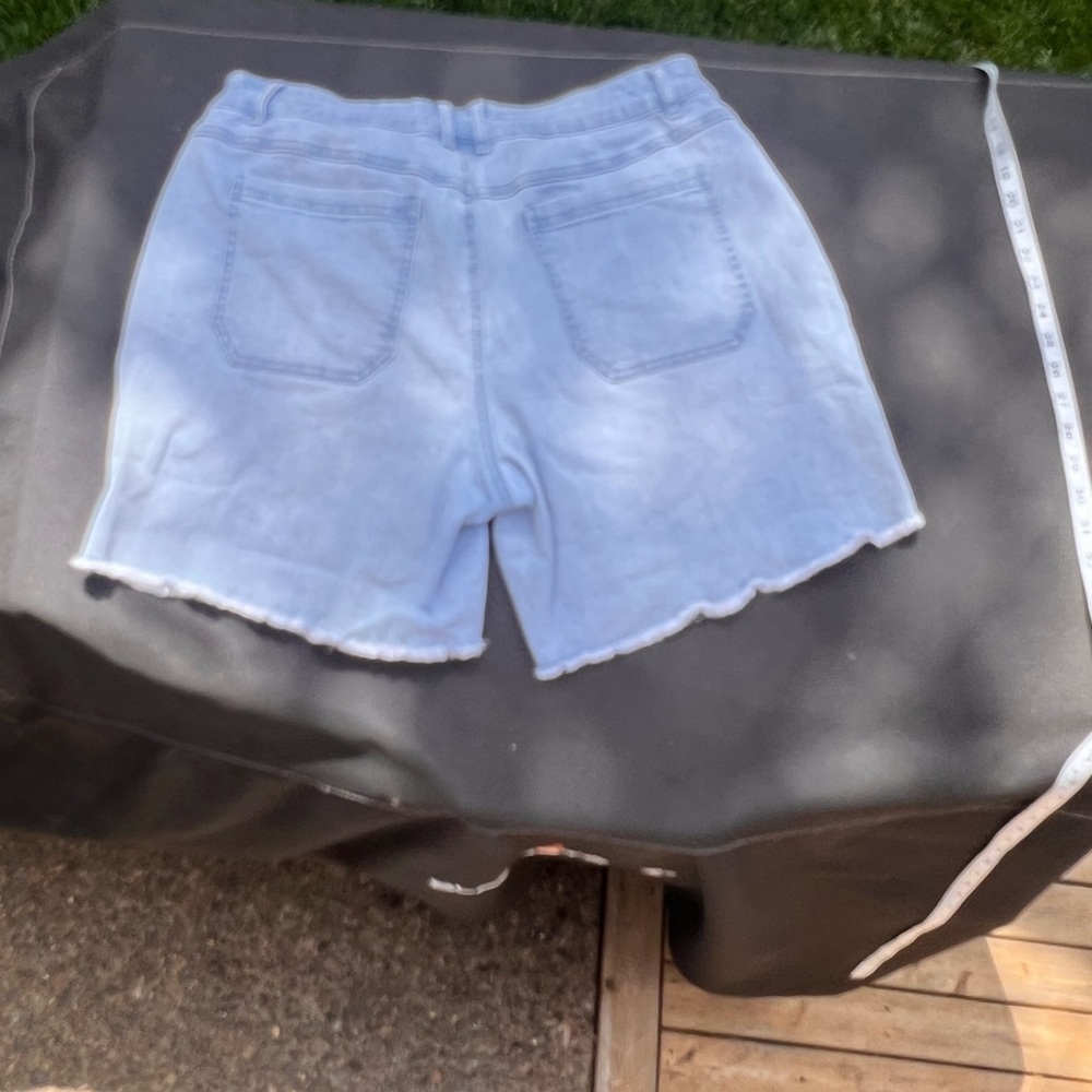 Audrey Mid Rise Raw Hem Tribal Women Shorts 14 - Picture 2 of 5
